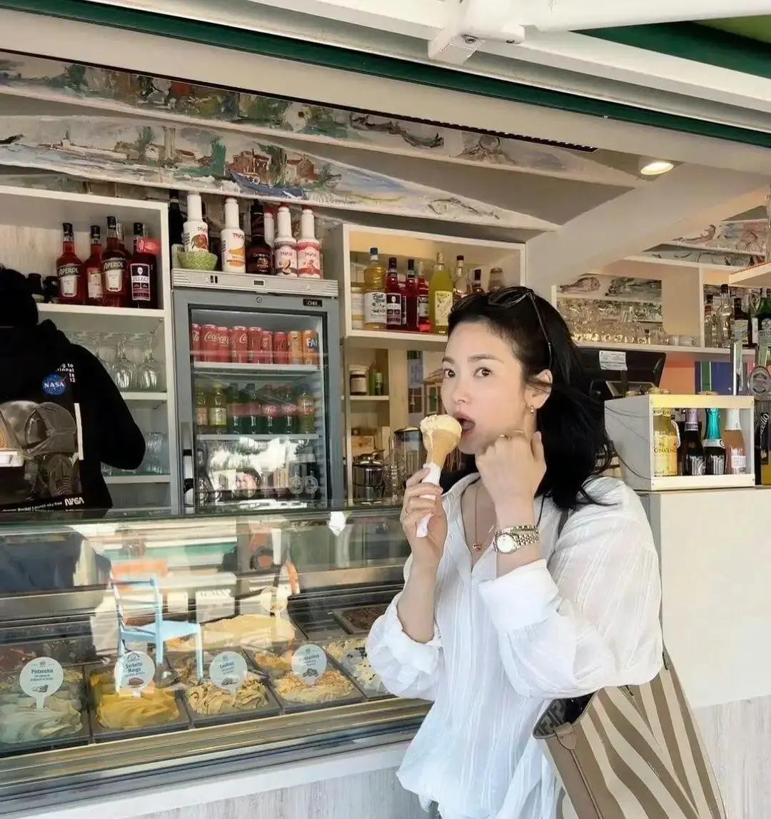 宋慧乔穿衣秘诀：不靠名牌，基础款穿出高级松弛感